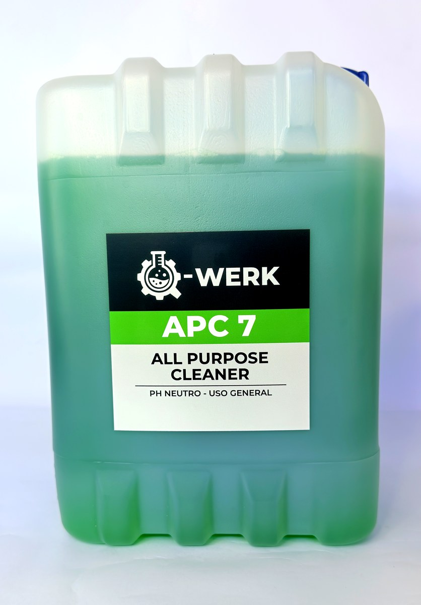 APC · Limpiador Multiusos Q-WERK